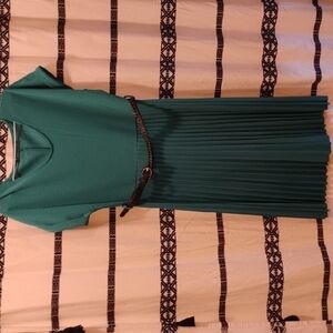 Bintage Blue Pleated Midi Dress with Scoop Neck and Sleeveless Design